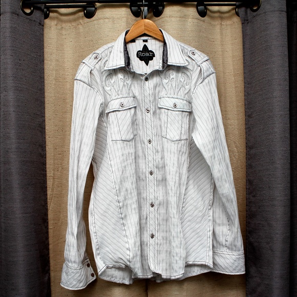 ROAR . Long Sleeve Embroidered Button Down Shirt - Picture 5 of 5